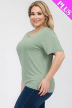 Load image into Gallery viewer, Plus Size Basic Short Sleeve T-shirt
