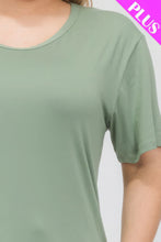 Load image into Gallery viewer, Plus Size Basic Short Sleeve T-shirt
