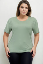 Load image into Gallery viewer, Plus Size Basic Short Sleeve T-shirt
