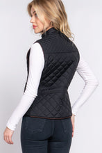 Load image into Gallery viewer, Suede Piping Quilted Padding Vest
