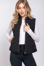 Load image into Gallery viewer, Suede Piping Quilted Padding Vest
