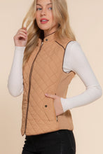 Load image into Gallery viewer, Suede Piping Quilted Padding Vest
