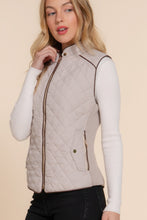 Load image into Gallery viewer, Suede Piping Quilted Padding Vest
