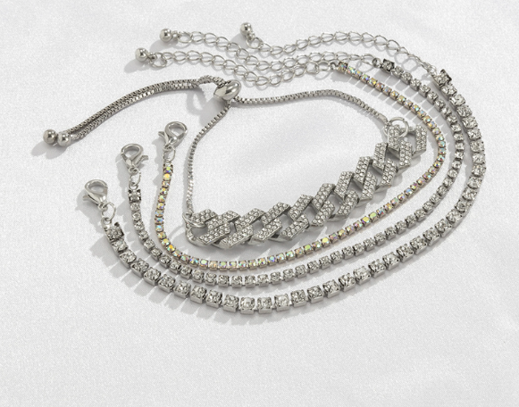 KEEPIN IT CUTE RHINESTONE BRACELET